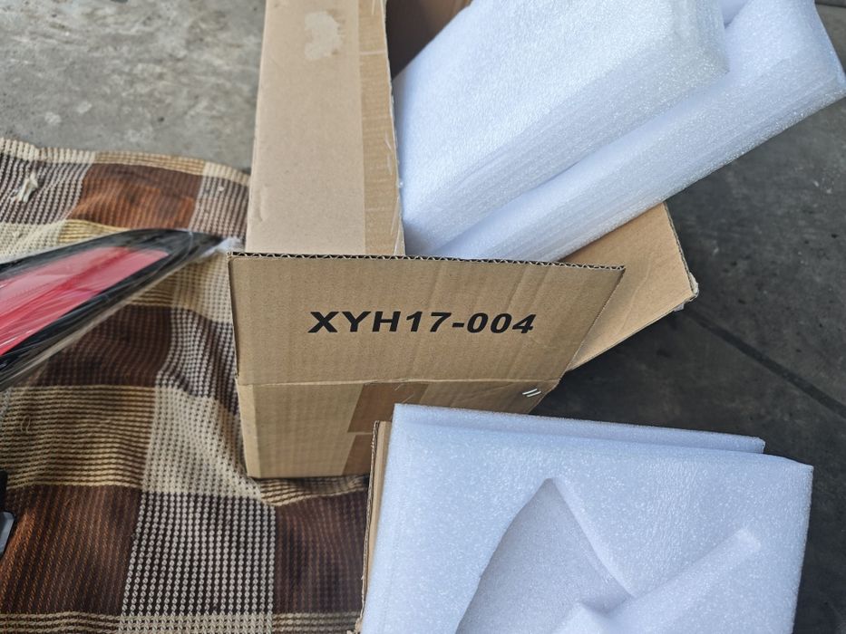 Продам два нових фоняря на Форд ескейп 2016-2019 рік.