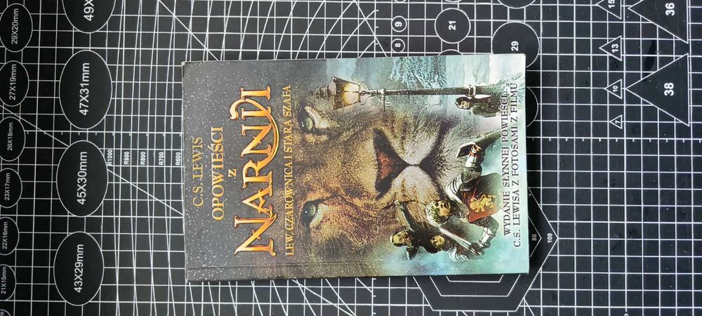 Książka Opowieści z Narnii Lew Czarownica i Stara Szafa