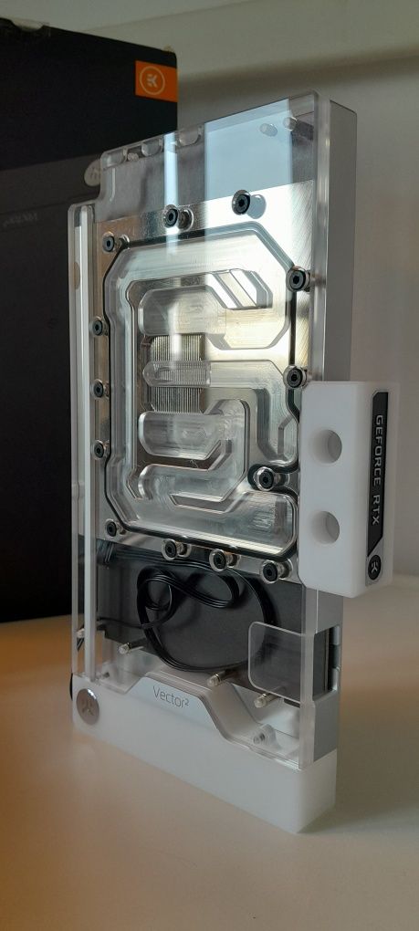 Bloco Water Cooler Ek Quantum Vector2 Strix TUF 4090 White