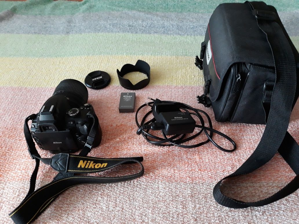 Nikon D5000 (18-105) как новая