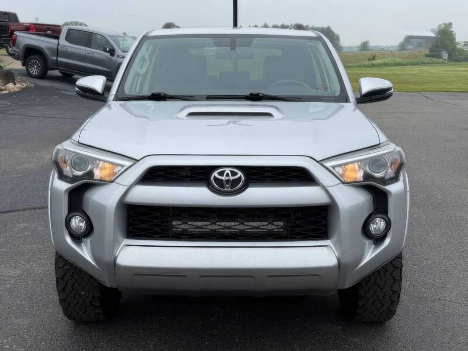Toyota 4Runner SR5      2018