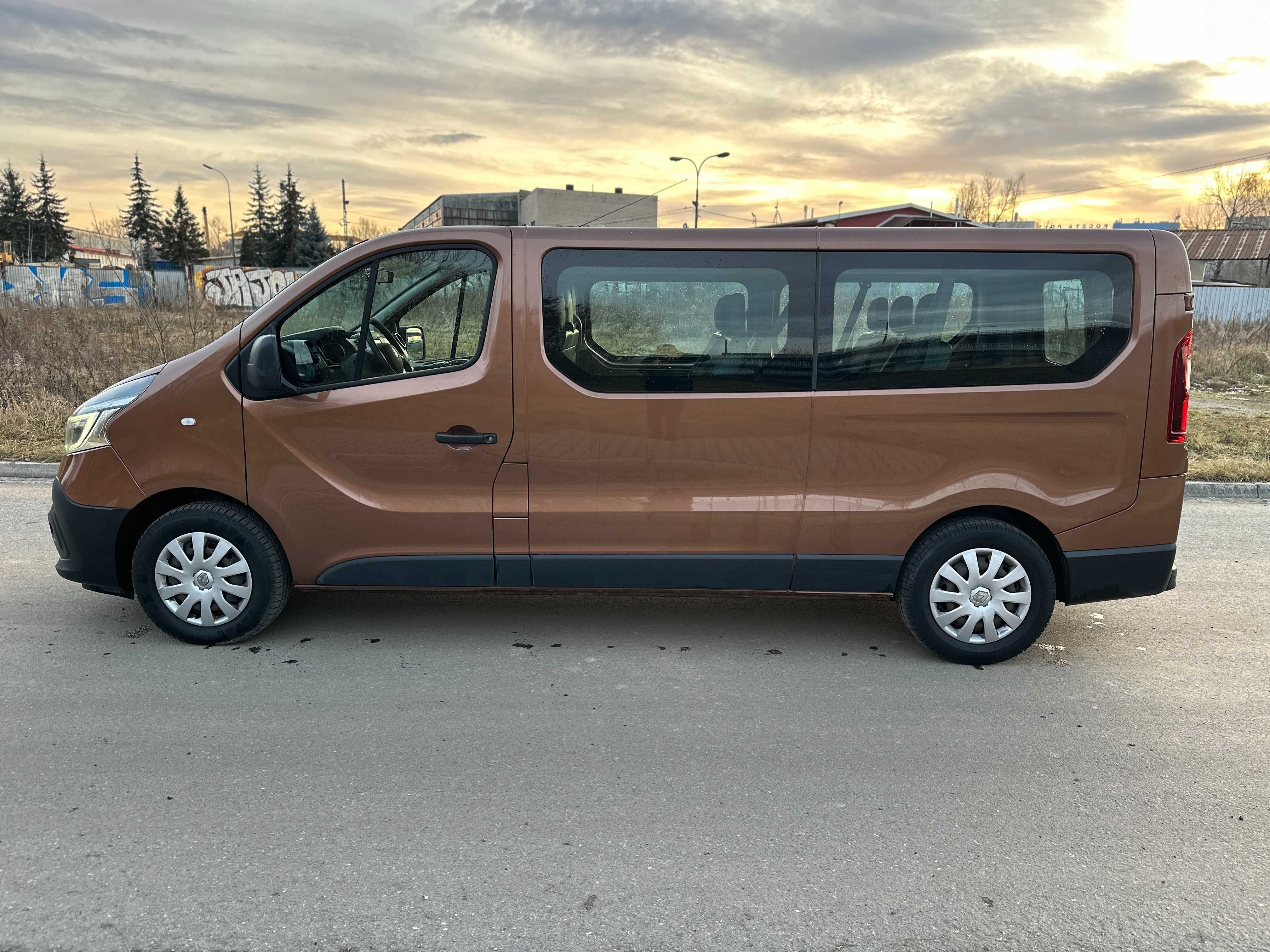 Wynajem Renault Trafic Long 9-os. | Wynajem busa 9 osobowego