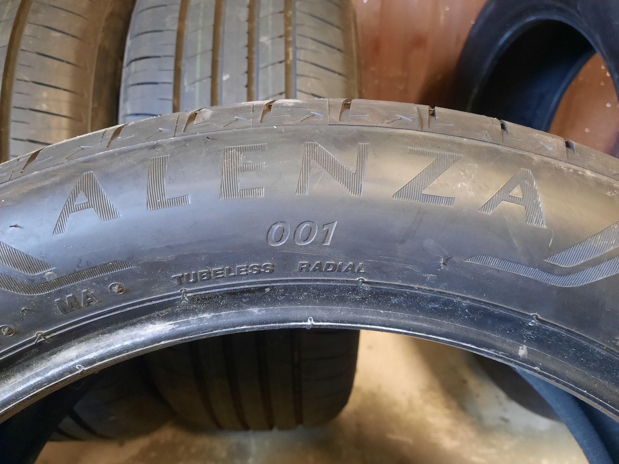 4 opony 235/50 R20 Bridgestone Alenza 001