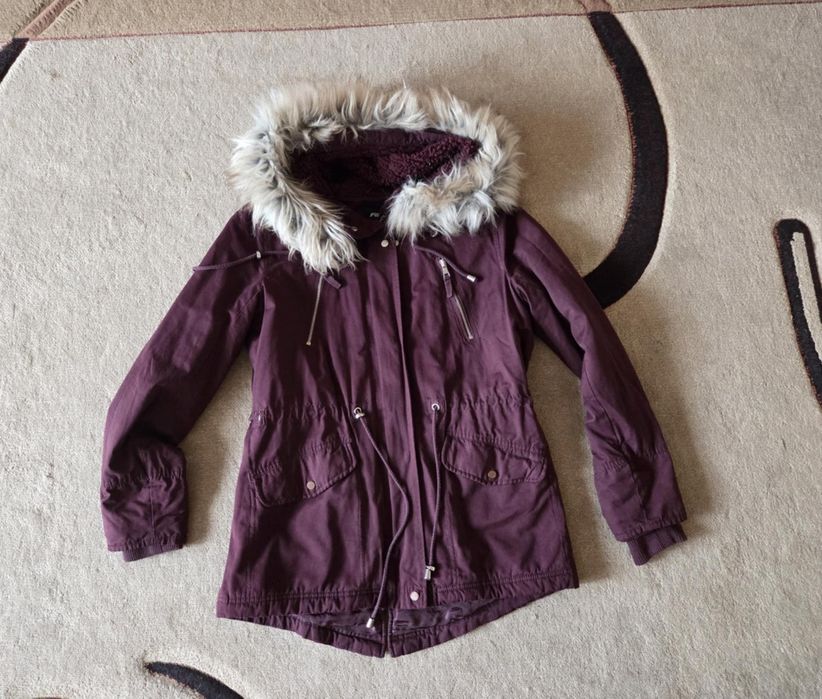 Bordową kurtka damska