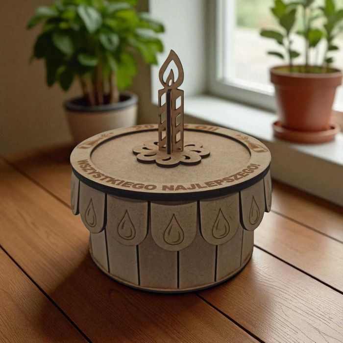 Pudełko Urodzinowe w Kształcie Tortu