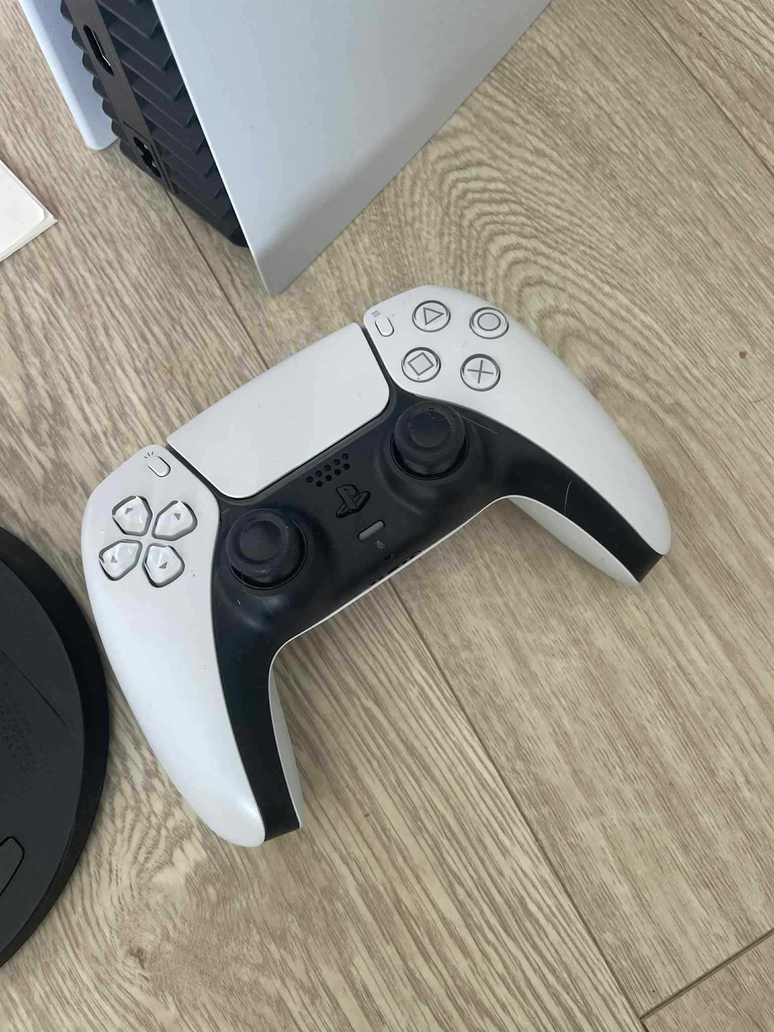 Konsola Play Station 5 z napędem