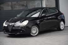Alfa Romeo Giulietta 2.0 JTDM (140 KM) Półskóra * LED * Climatronic * PDC * Gwarancja