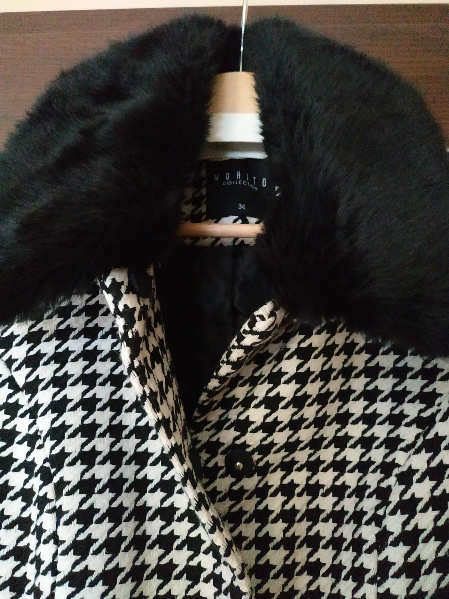 Nowy elegancki płaszcz zimowy Mohito 34 w pepitke