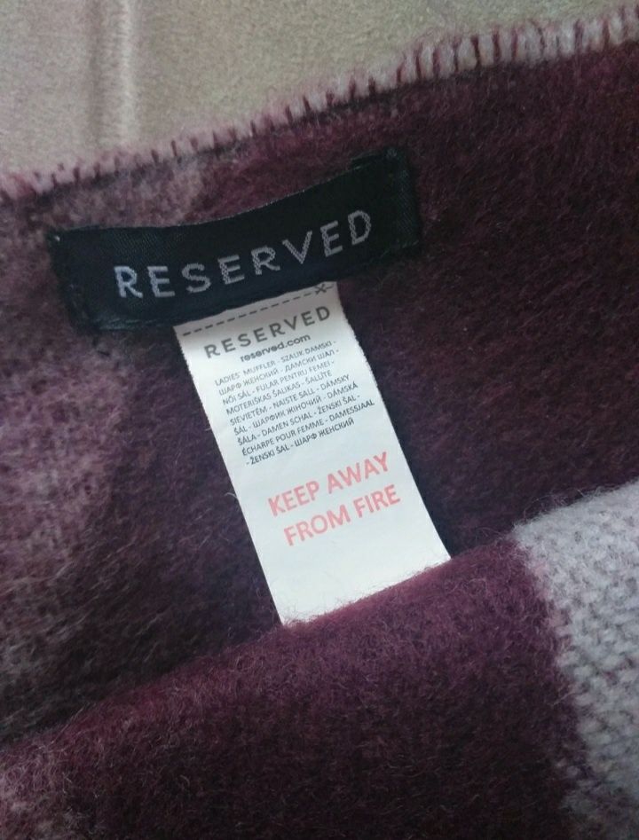 Sprzedam szal Reserved
