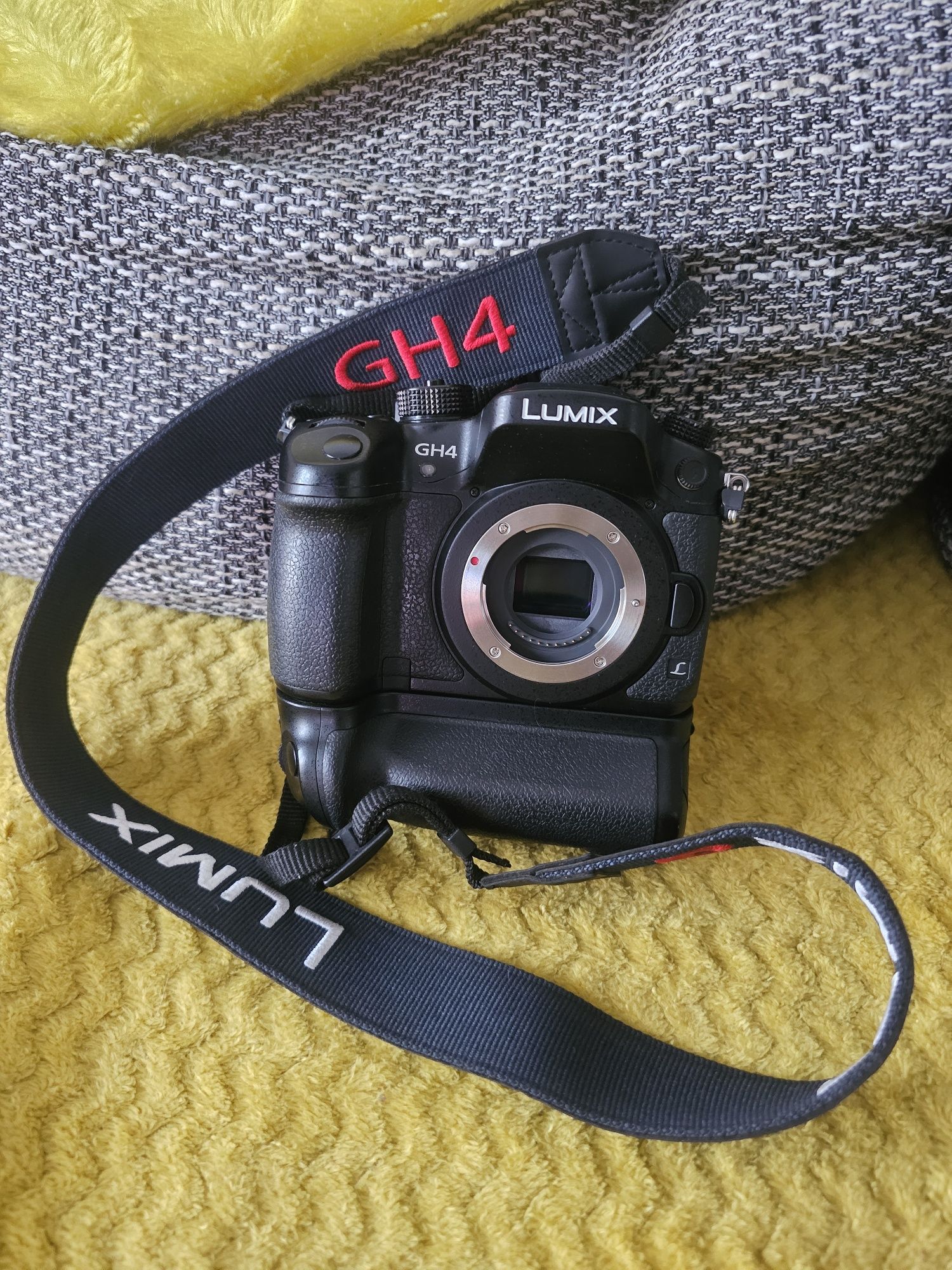 Panasonic Lumix GH4 bezlusterkowiec