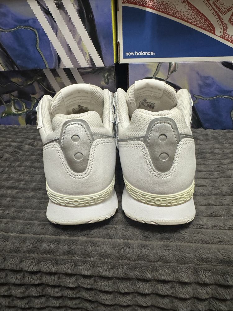 Жіночі кросівки Nike Wmns Venture Runner 40(25,5см) оригінал
