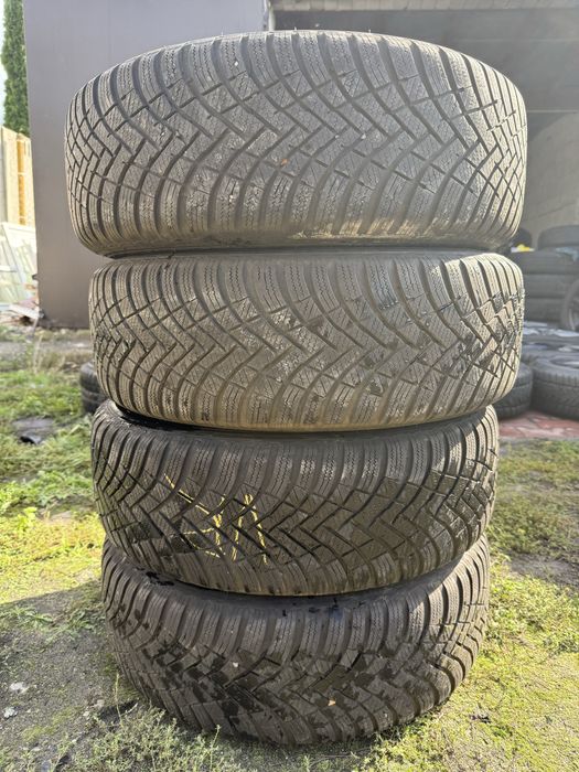 Komplet kół zimowych 5x114,3 Suzuki 215/60/16 Hankook 2024r