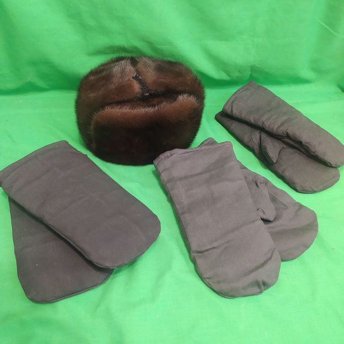 шапка и рукавицы меховые