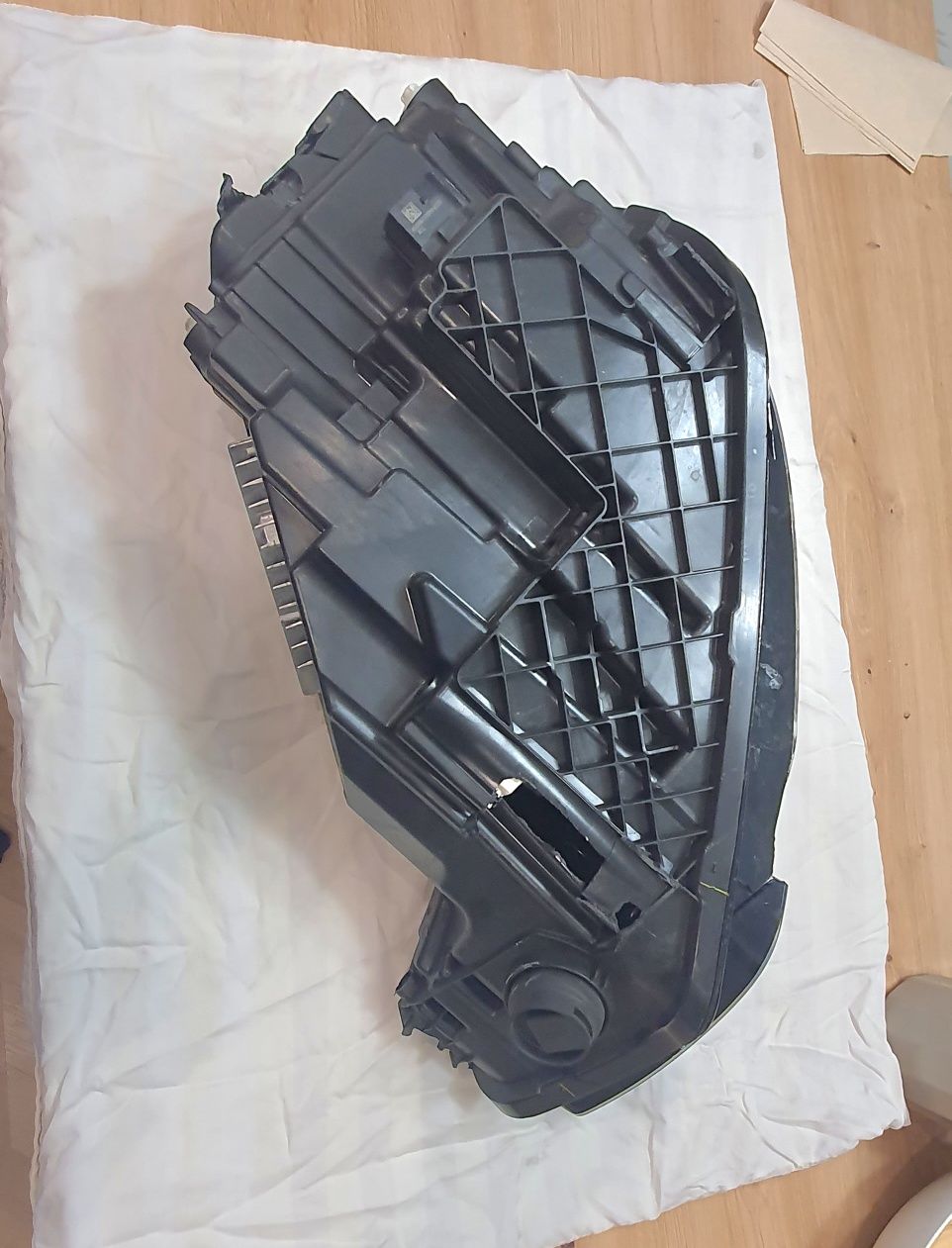 Lampa Q5 80a lift prawa matrix led USA