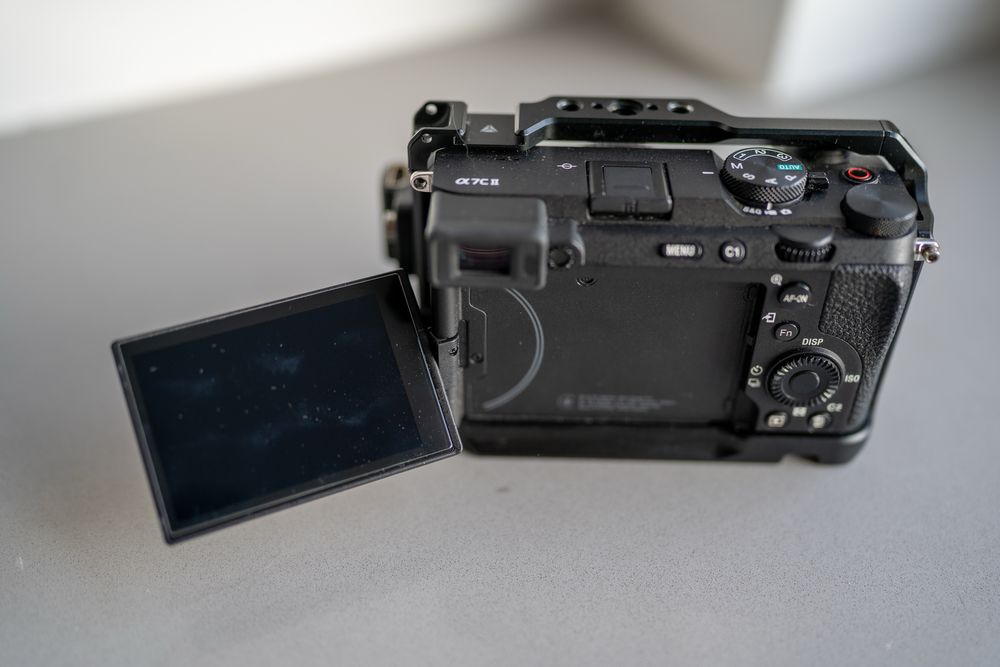 Sony A7Cii + cage + hdmi