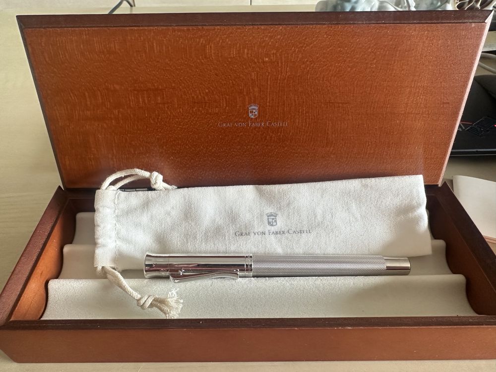 Pióro wieczne marki Graf von Faber-Castell razem z opakowaniami - nowe