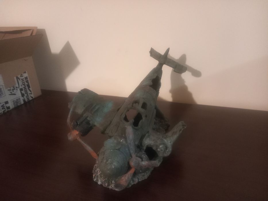 Wrak samolotu do akwarium