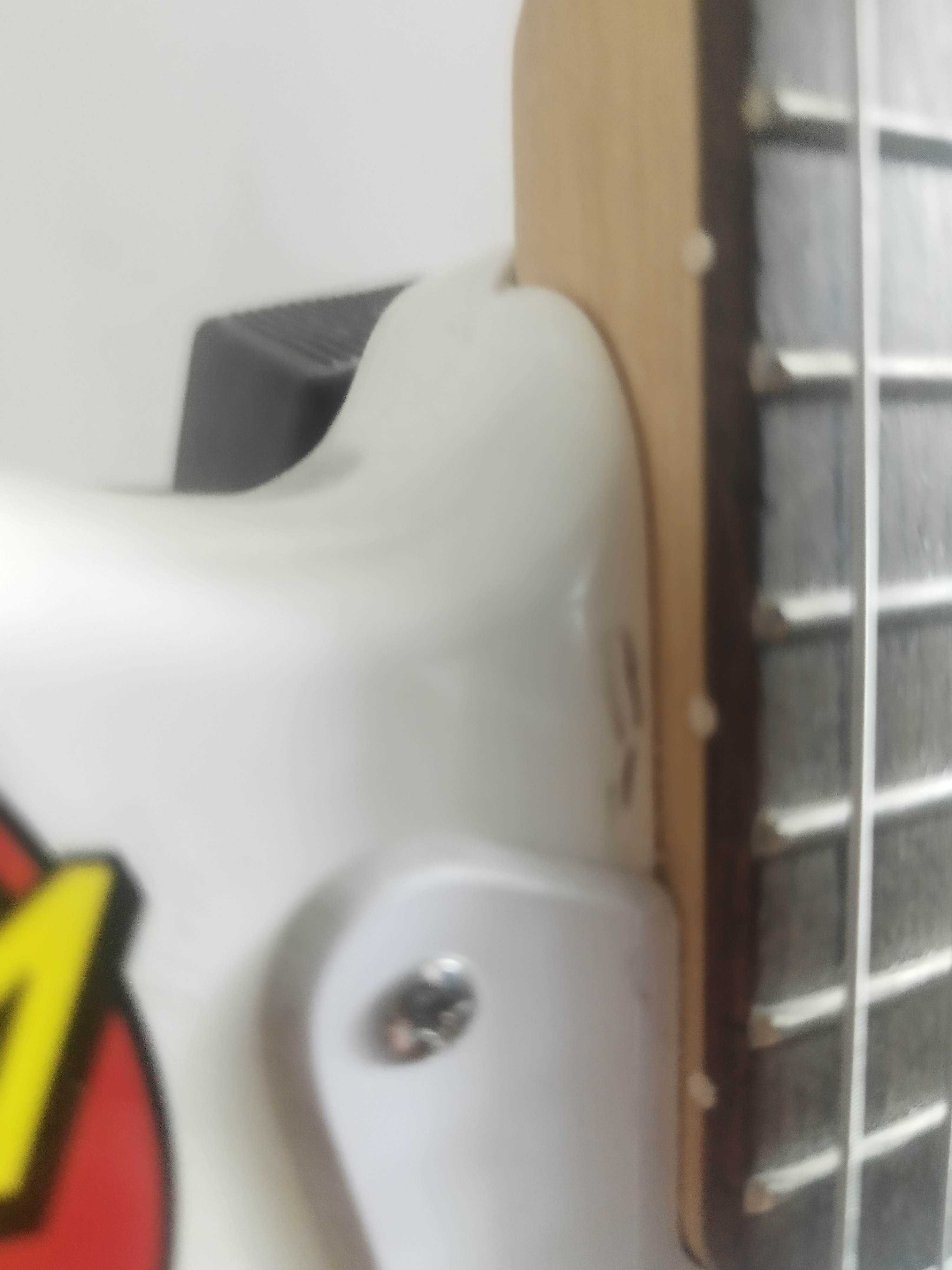 Squire by fender