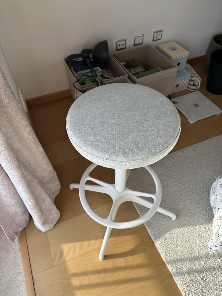 Banco alto ajustável - ikea
