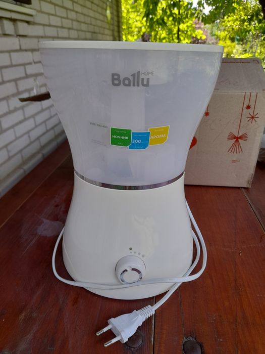Зволожувач повітря Ballu uhb300