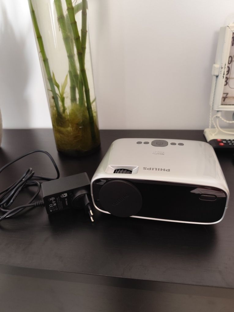 Projetor Philips NeoPix Easy 2+ excelente estado como novo