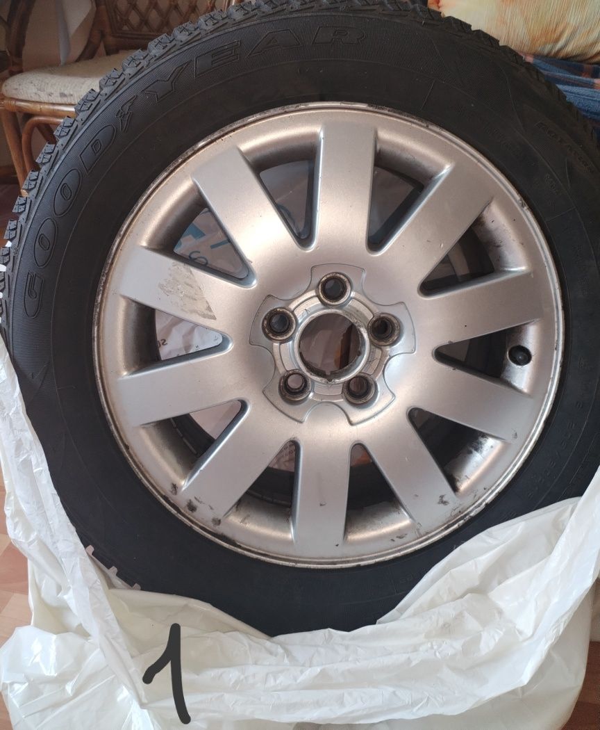 Комплект б/у шин с дисками 205/60R16(зима)