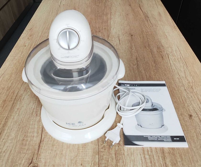 Máquina de Gelados Clatronic ICM 3225