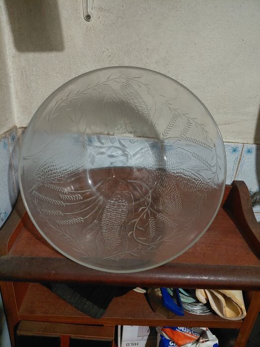 Terrina antiga de vidro em bom estado geral 5€