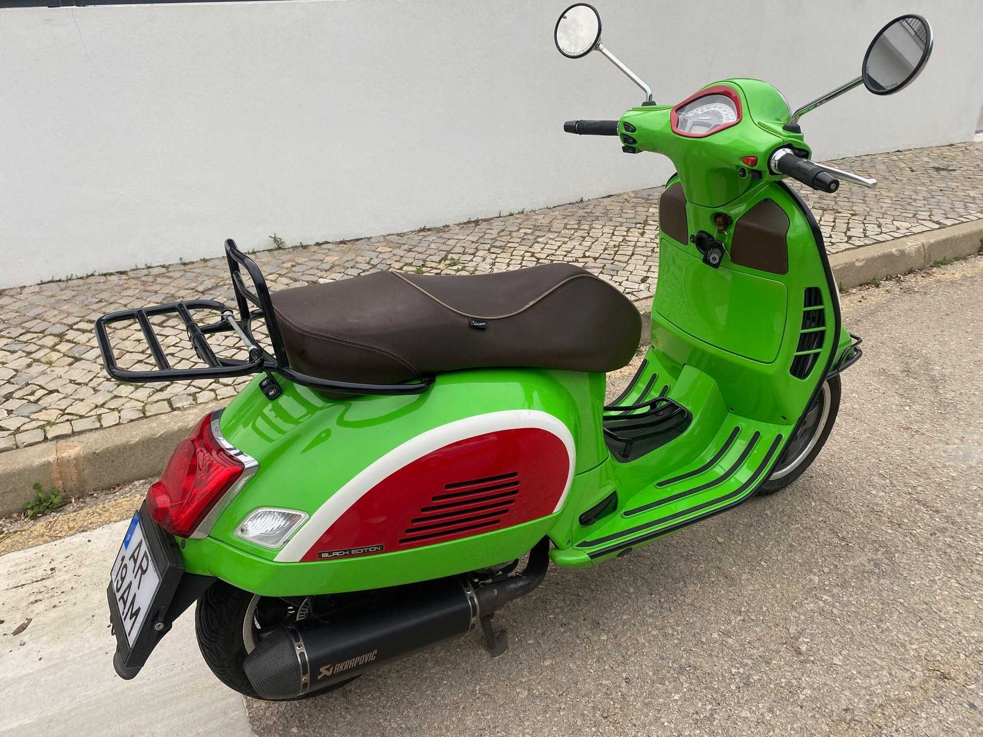 Vespa GTS 300 GTS ABS Black Edition 70th Anniversary