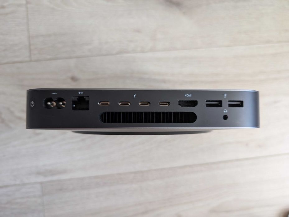 Mac mini (Late 2018) 3.2 6-core i7 16GB RAM 2TB SSD дуже гарний стан