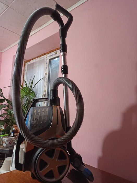 Пылесос PHILIPS NL9206AD PowerPro Ultimate FC9912/01 Безмешковый