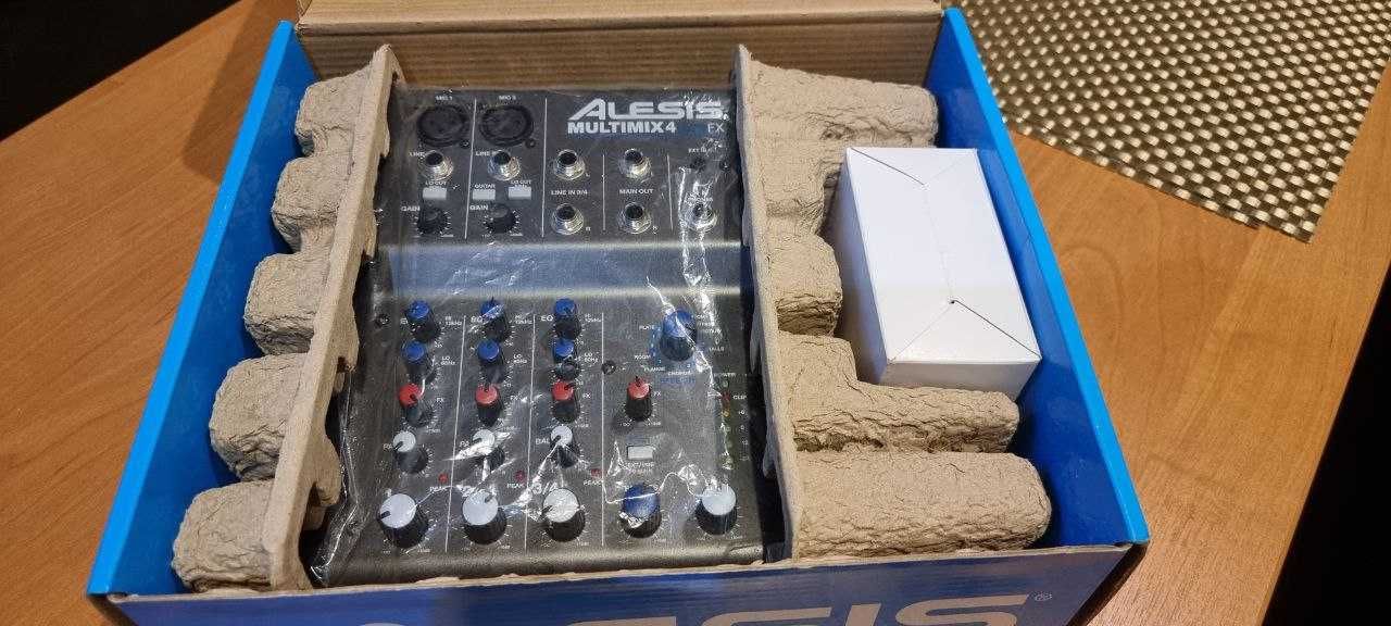 Микшер, мікшер  Alesis Multimix 4USB FX оригінал