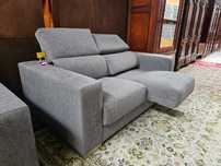 Sofá chaise long de dois lugares - Sem zonas rasgadas ou danificadas