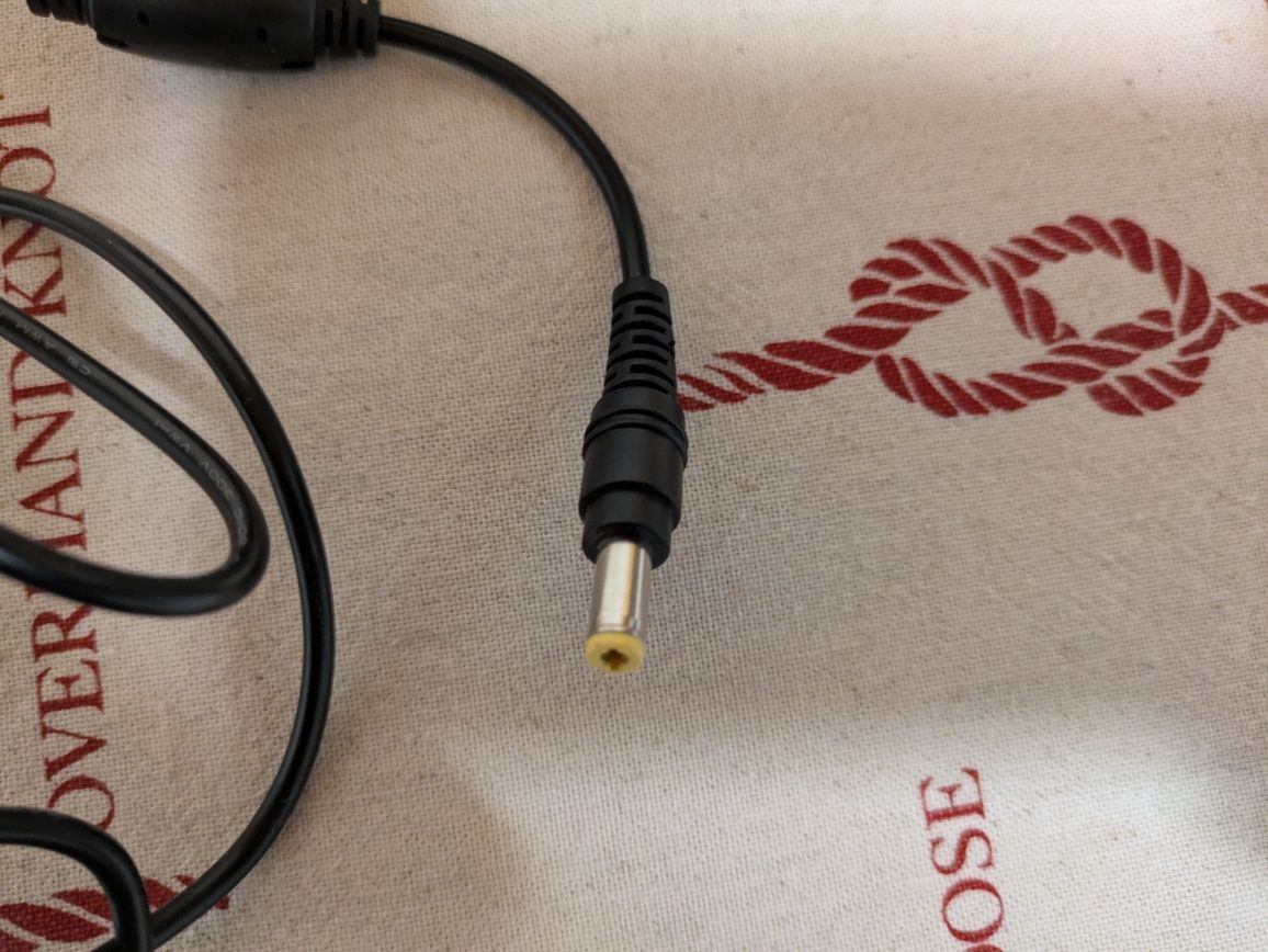 Блок живлення HuntKey HKA09019047-6U 19V 4.74 A 5.5x2.5mm