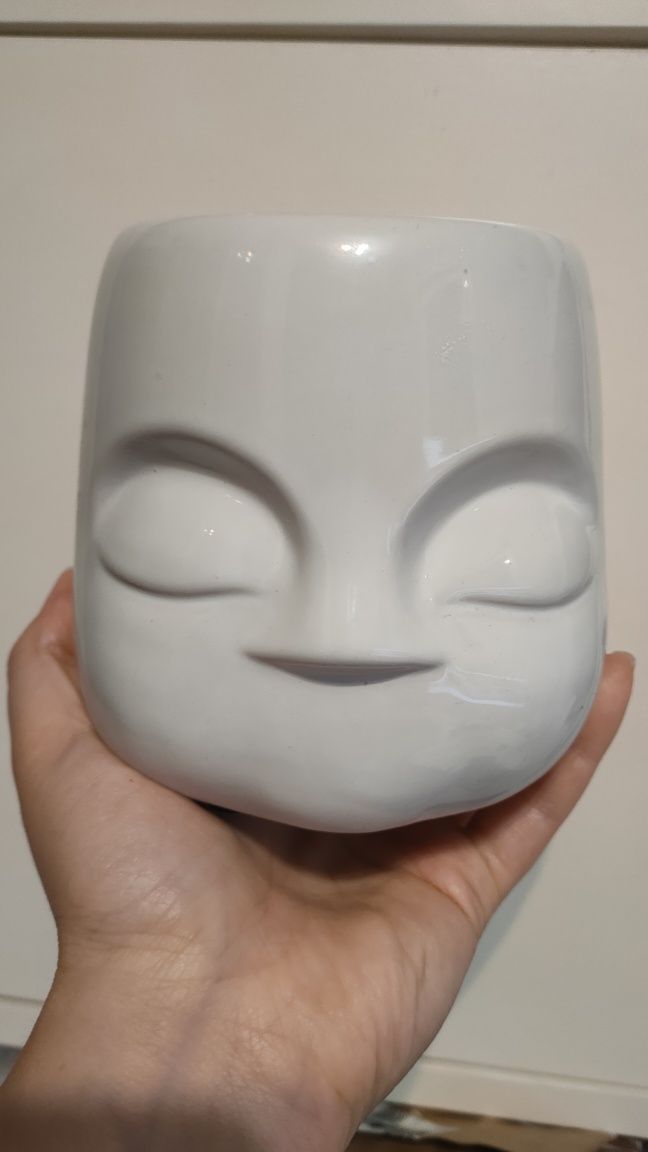 Osłonka ceramiczna twarz buzia biała doniczka odbiór osobisty