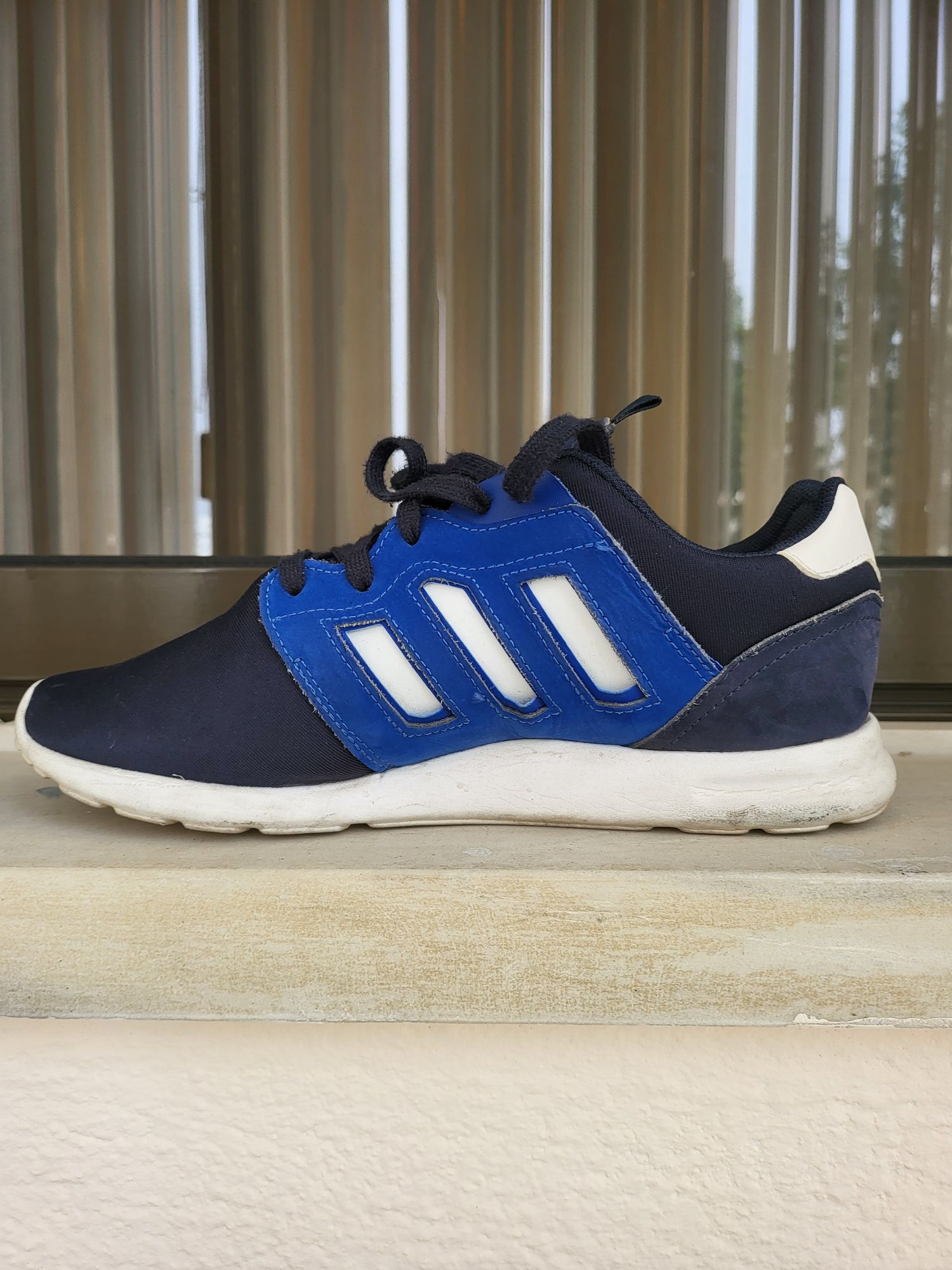 Ténis marca Adidas 38,5