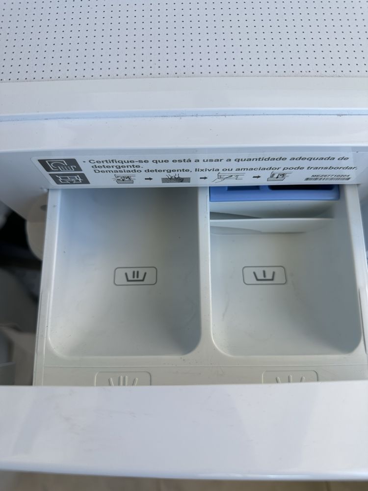 Máq. lavar e secar roupa - LG - APENAS 6 MESES DE USO