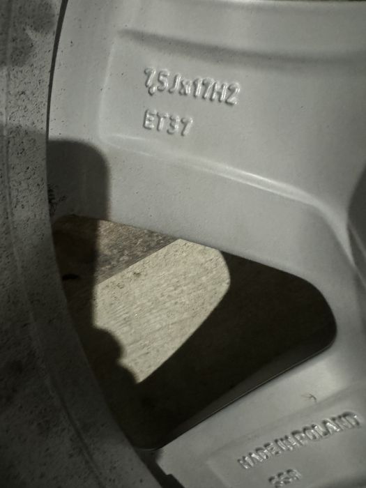 Диски 7,5J*17H2 на автомобіль