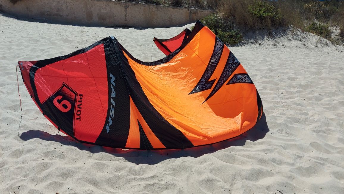 Kitesurf kite Naish pivot 2022 9M