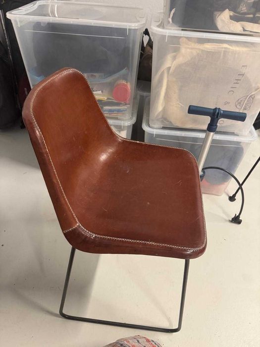 Cadeiras Sol & Luna em couro