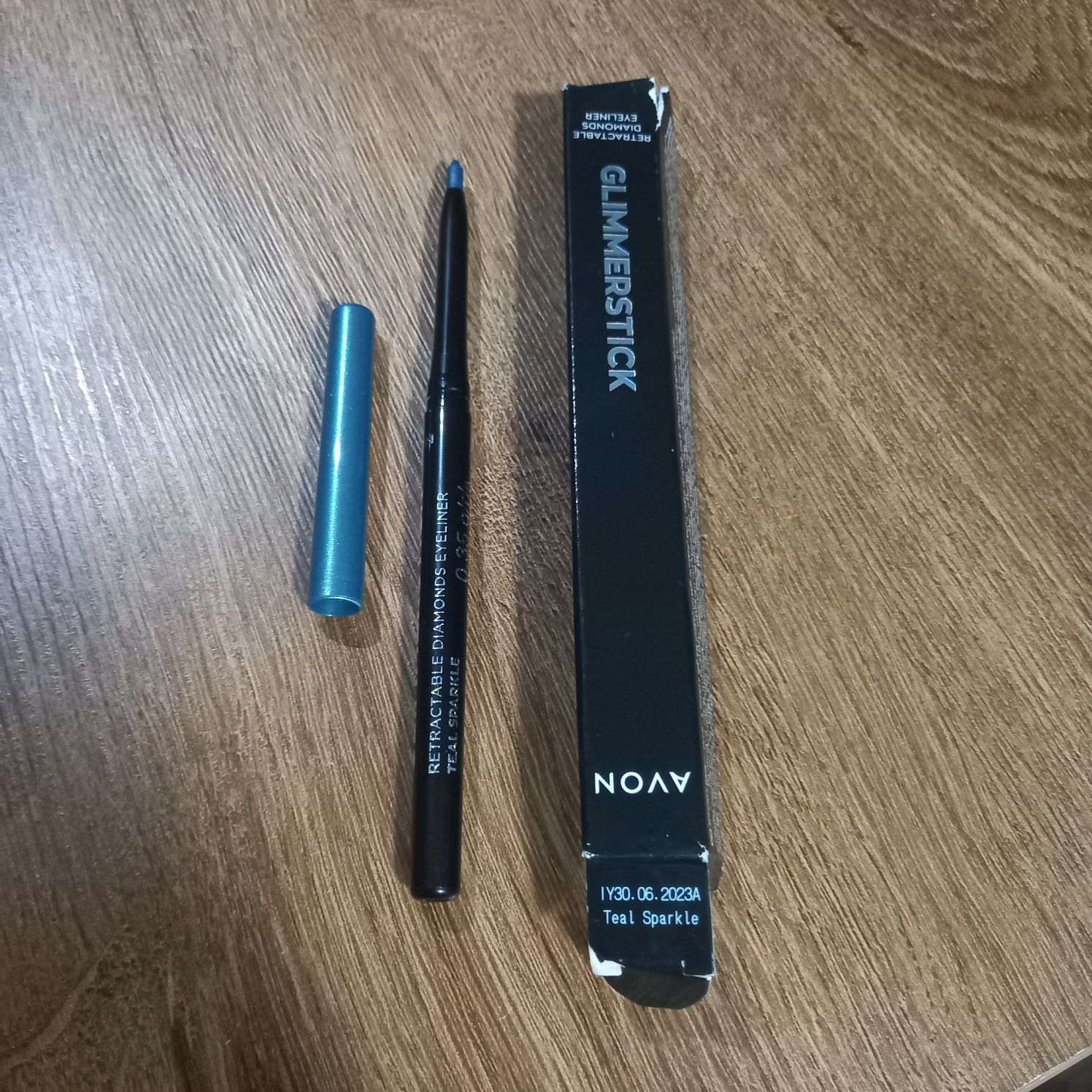 Avon Glimmerstick konturówka Teal Sparkle