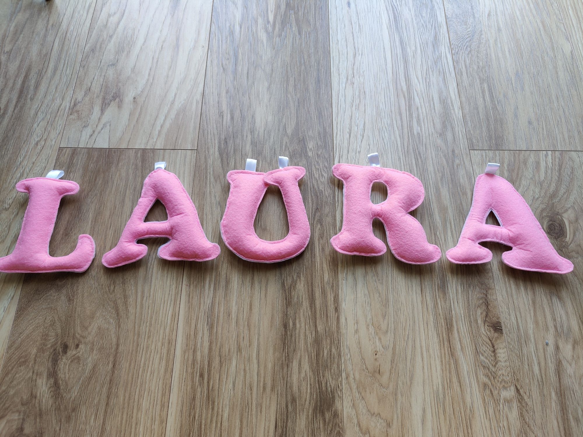 Nowe literki z filcu - LAURA