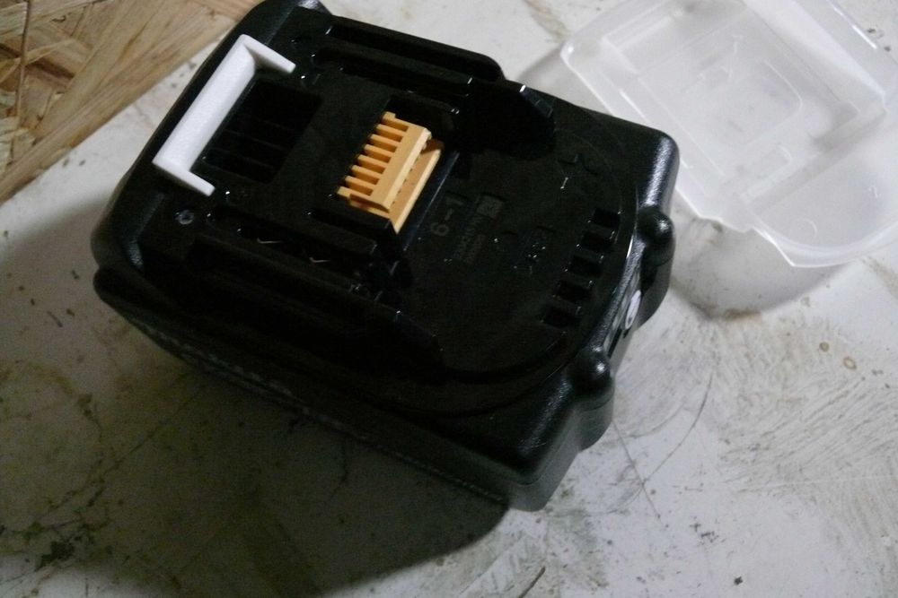 Bateria de íon de lítio  Makita.