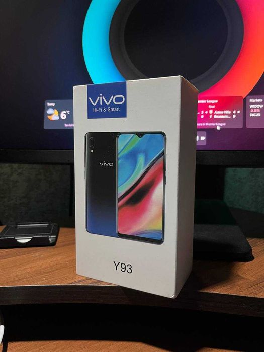 Телефон Vivo Y93