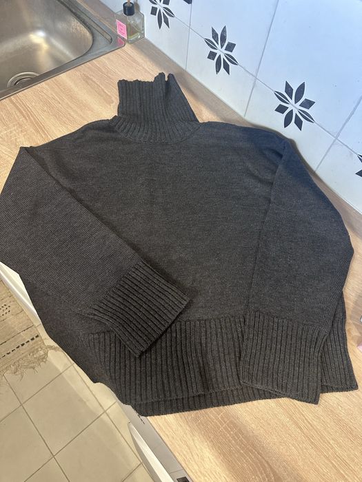 Светр  Hai 100% вовна темно сірий розмір один