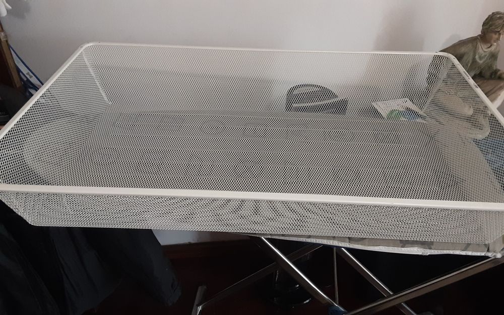 Cesta de arrumação em metal