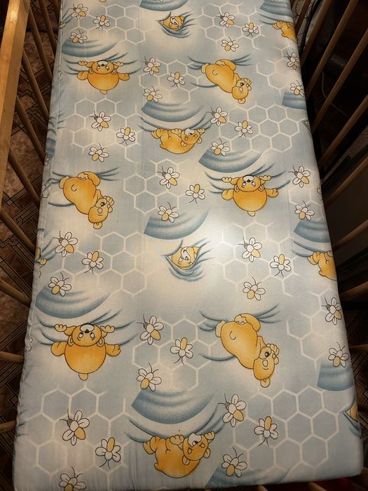 Дитячий манеж з матрасом у гарному стані.