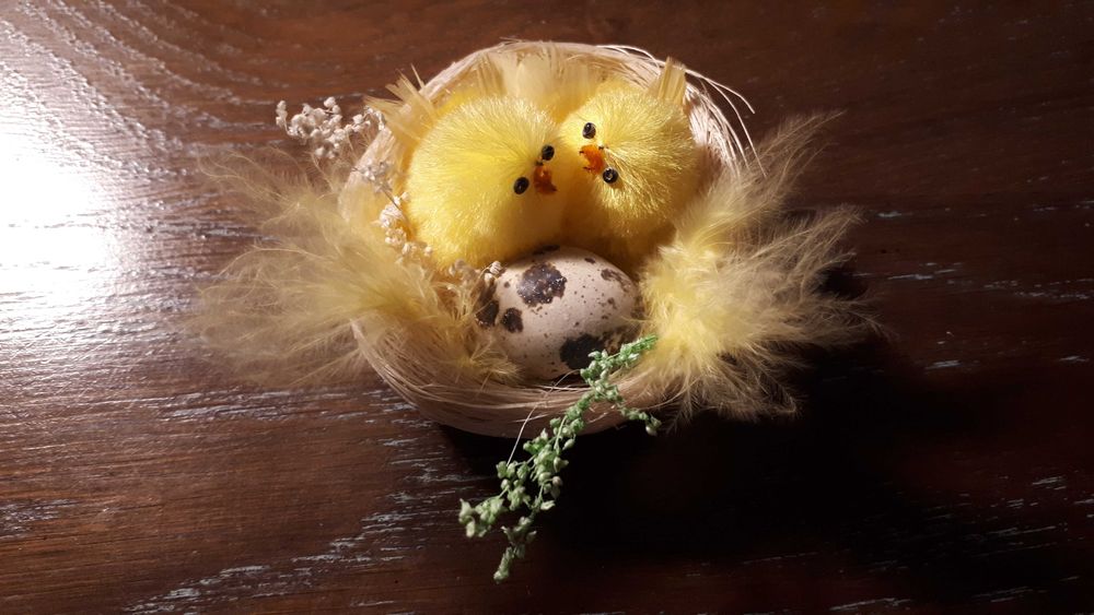 Ozdoby na półkę - kwiatek, kurki i kubek