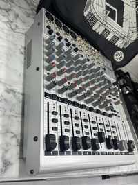 Микшерный пульт Behringer Eurorack UB1622FX-PRO