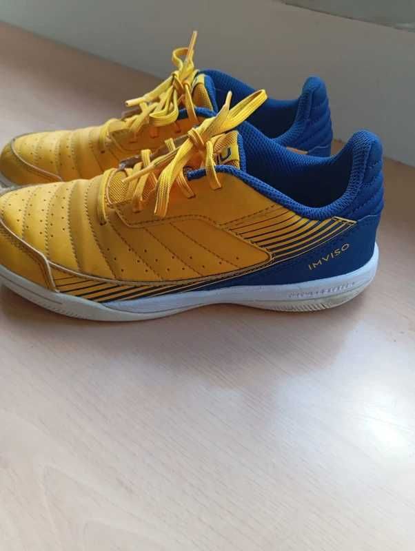 Sapatilhas de Futsal Criança Amarelo/Azul - KIPSTA